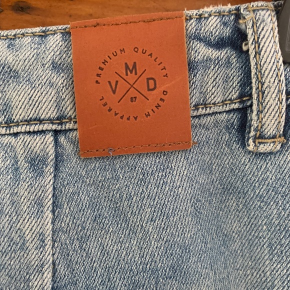 Vero Moda high waisted wide leg jean. - Picture 3 of 3